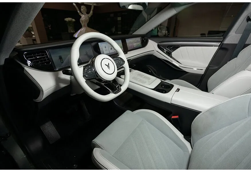 Voyah Free EVR 1.5 AT AWD (510 л.с.) Sport + Красный в АВИЛОН. Слайд №9