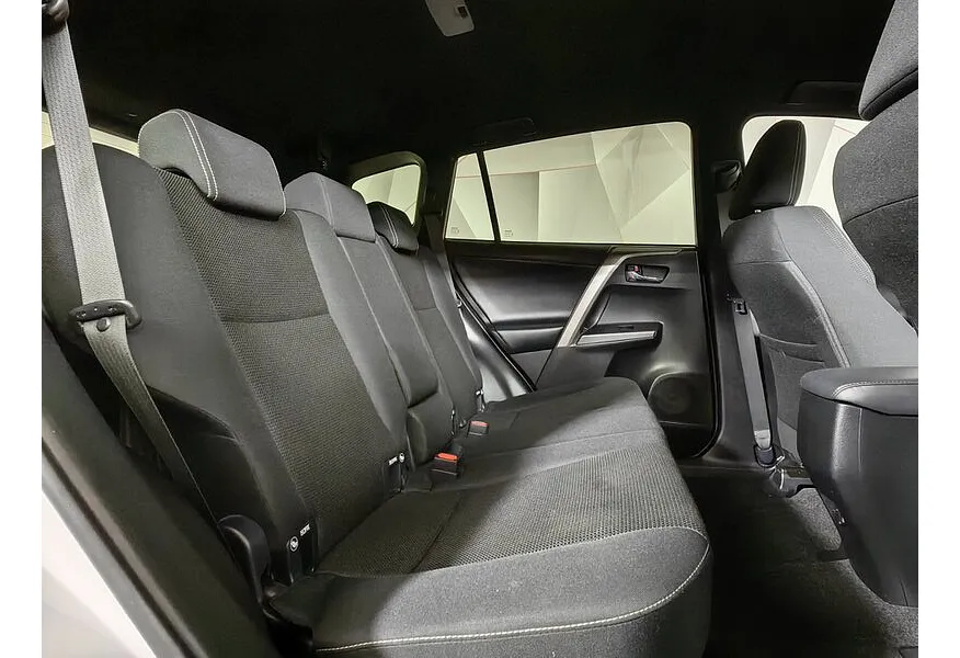 Toyota RAV4 2.5 AT 4WD (180 л.с.) Престиж Белый в АВИЛОН. Слайд №16