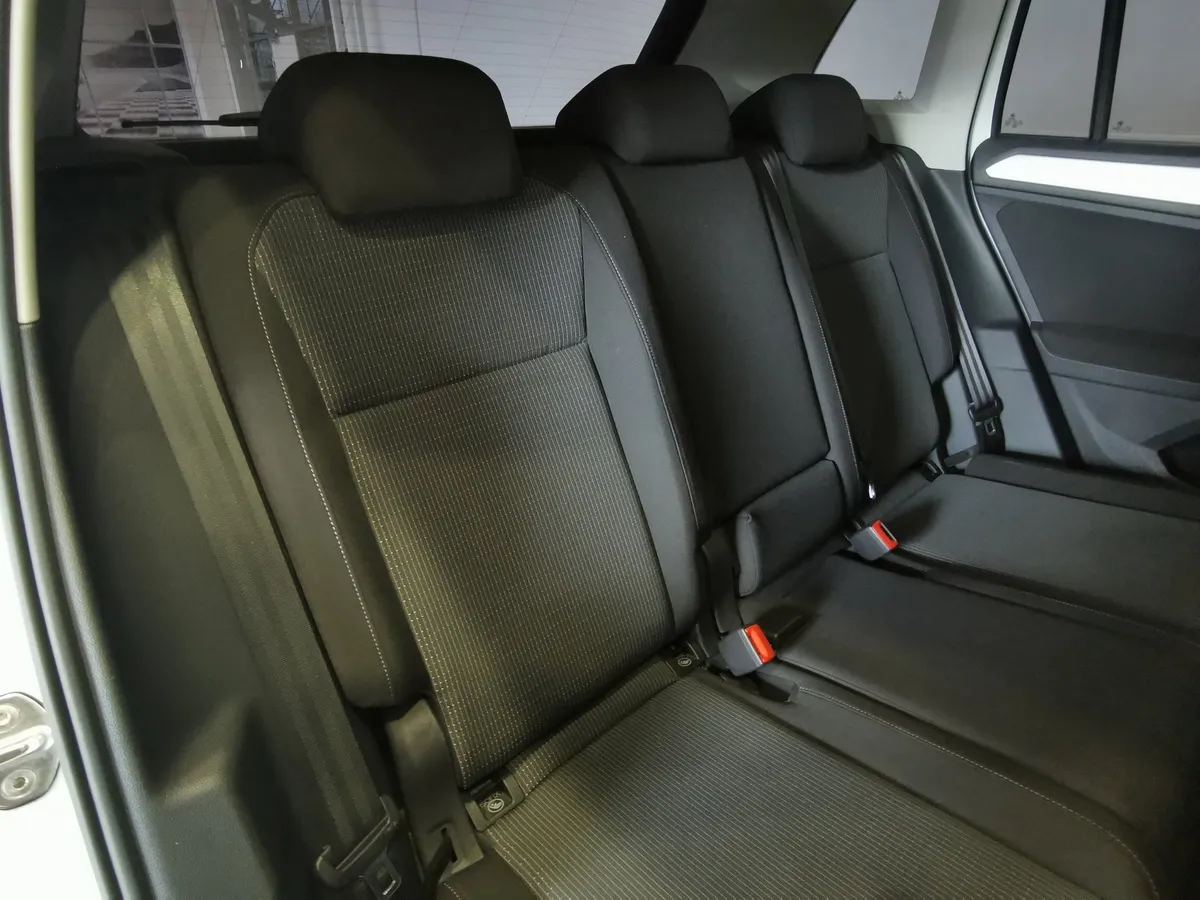 Volkswagen Tiguan 1.4 TSI BlueMotion DSG (150 л.с.) Comfortline Белый в АВИЛОН. Слайд №16