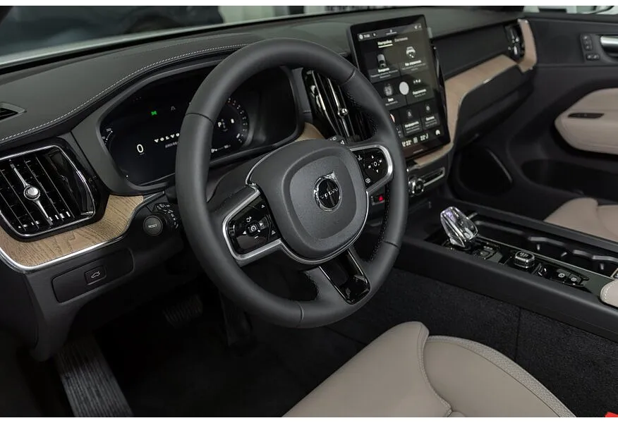 Volvo XC60 2.0 AT AWD (264 л.с.) Luxury Edition Черный в АВИЛОН. Слайд №11