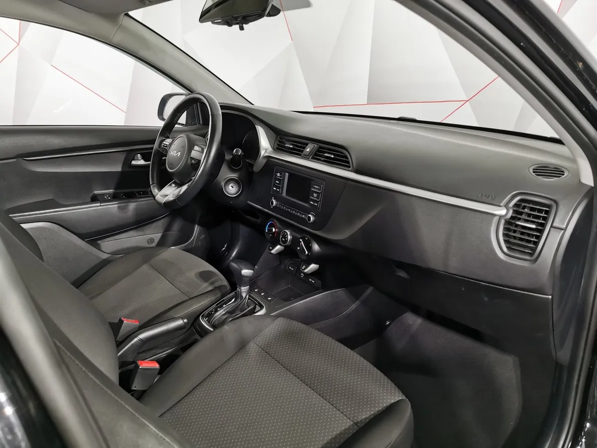 Kia Rio X 1.6 AT (123 л.с.) Luxe Черный в АВИЛОН. Слайд №12
