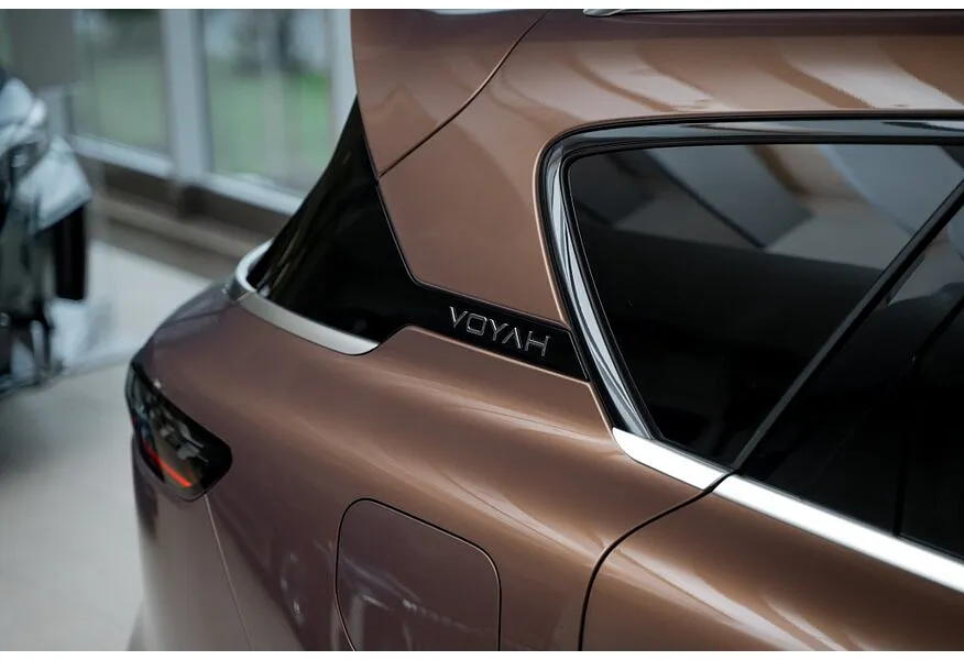 Voyah Free EVR 1.5 AT AWD (489 л.с.) Коричневый в АВИЛОН. Слайд №17