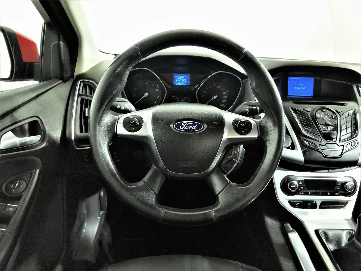 Ford Focus 1.6 Ti-VCT MT (125 л.с.) SYNC Edition Красный в АВИЛОН. Слайд №19