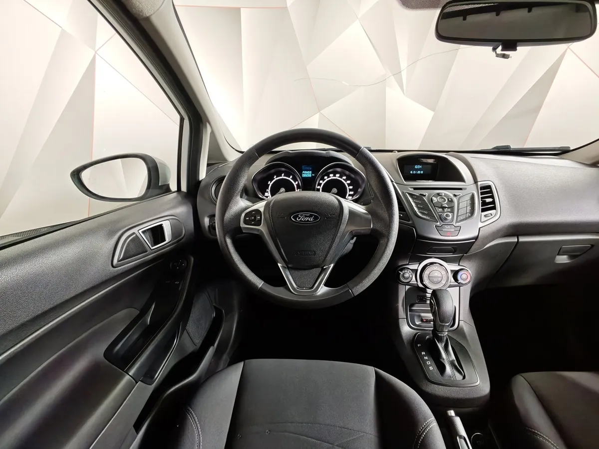 Ford Fiesta 1.6 Ti-VCT PowerShift (105 л.с.) Trend Белый в АВИЛОН. Слайд №18