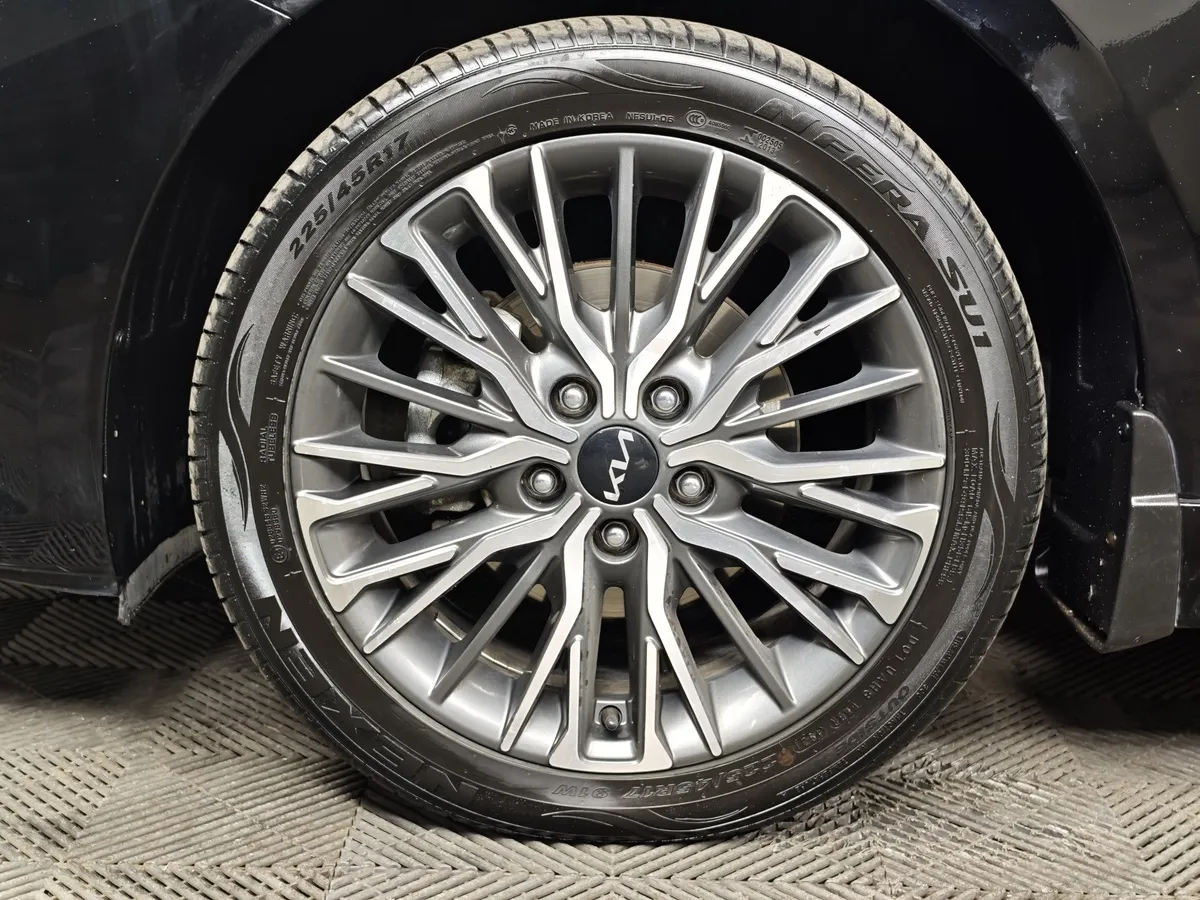 Kia Cerato 2.0 MPI AT (150 л.с.) GT Line Черный в АВИЛОН. Слайд №9