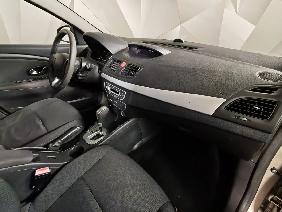 Renault Fluence 1.6 AT (110 л.с.) Бежевый в АВИЛОН. Слайд №12