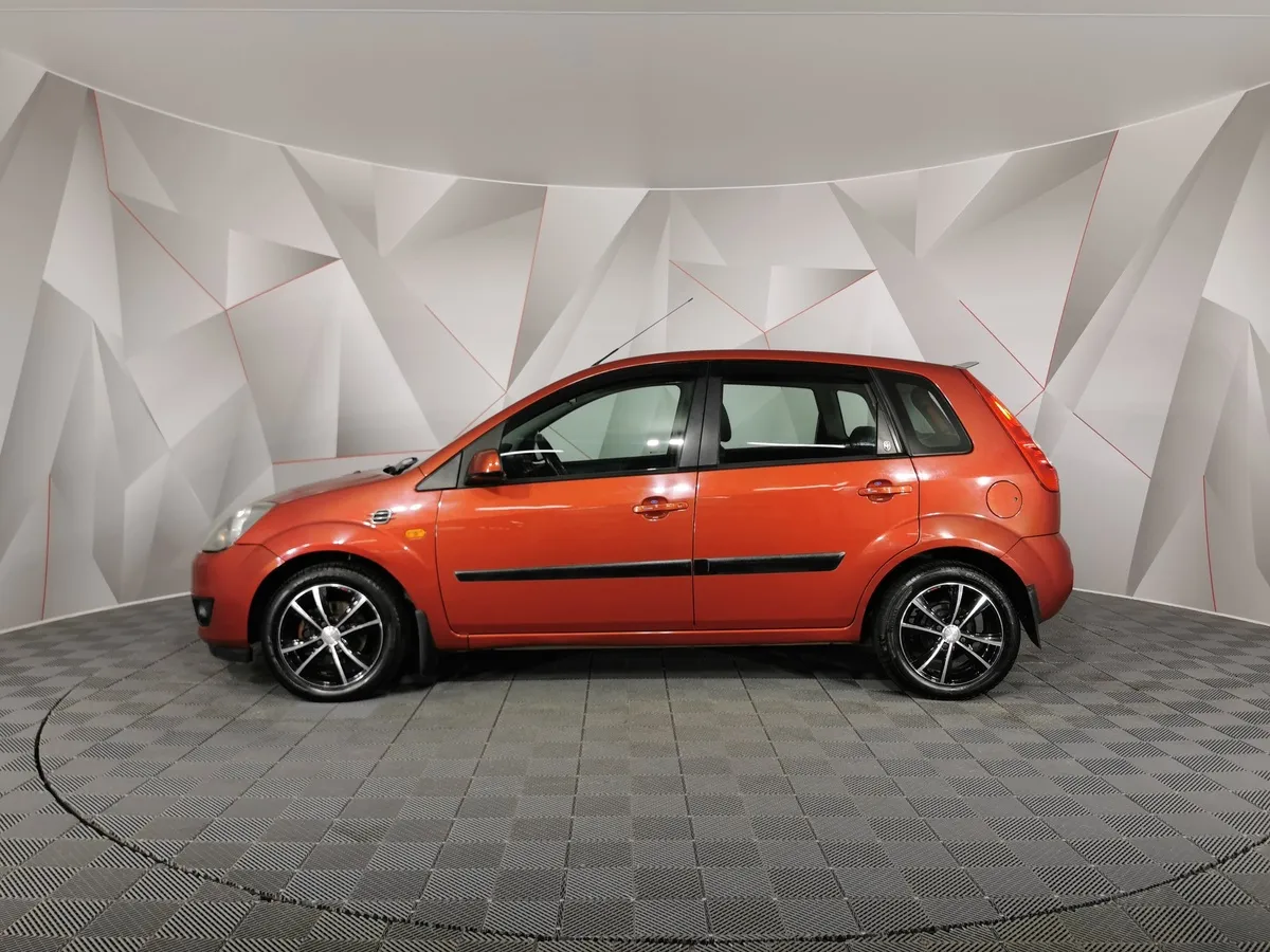 Ford Fiesta 1.6 MT (101 л.с.) Trend + Красный в АВИЛОН. Слайд №5