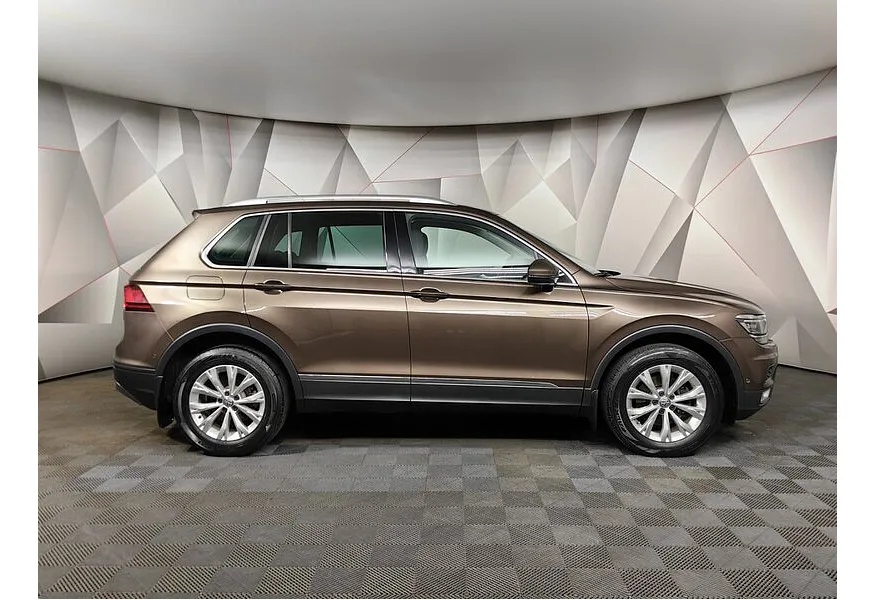 Volkswagen Tiguan 2.0 TDI 4Motion DSG (150 л.с.) Comfortline Коричневый в АВИЛОН. Слайд №4