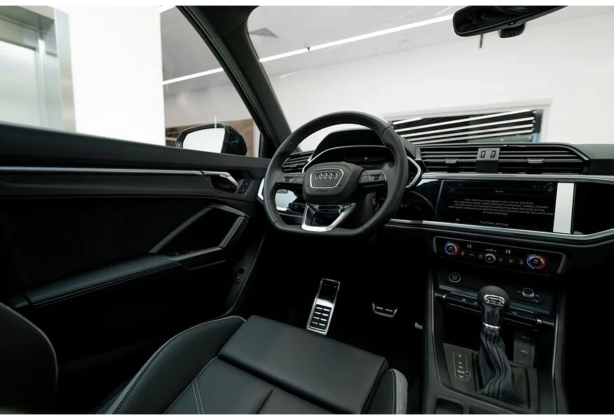 Audi Q3 2.0 45 TFSI S-tronic quattro (220 л.с.) Fashion Dynamic Edition Серый в АВИЛОН. Слайд №10