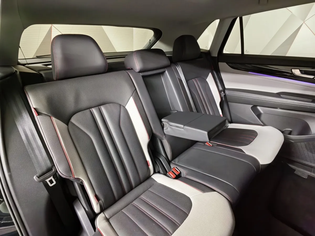 Volkswagen Teramont X 2.0 7DSG AWD (220 л.с.) Top Черный в АВИЛОН. Слайд №15