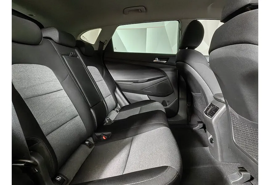 Hyundai Tucson 2.0 (150 л.с.) MPI-6AT-2WD Family Серый в АВИЛОН. Слайд №16