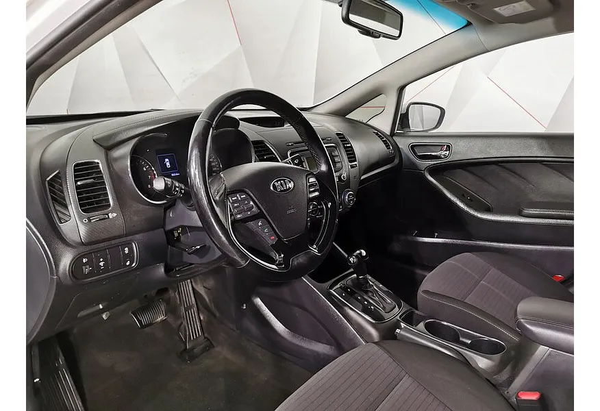 Kia Cerato 1.6 AT (130 л.с.) Comfort Белый в АВИЛОН. Слайд №18