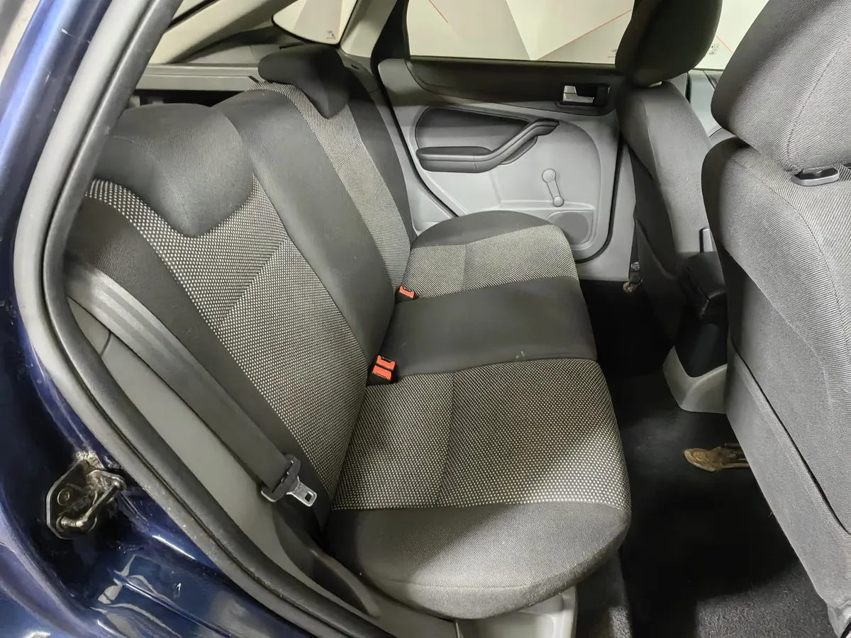 Ford Focus 1.8 MT (125 л.с.) Синий в АВИЛОН. Слайд №15