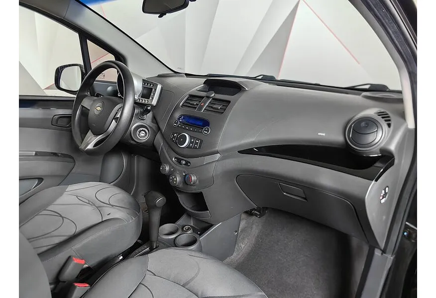 Chevrolet Spark 1.0 AT (68 л.с.) LS Черный в АВИЛОН. Слайд №12 Chevrolet Spark 1.0 AT (68 л.с.) LS Черный в АВИЛОН. Слайд №12