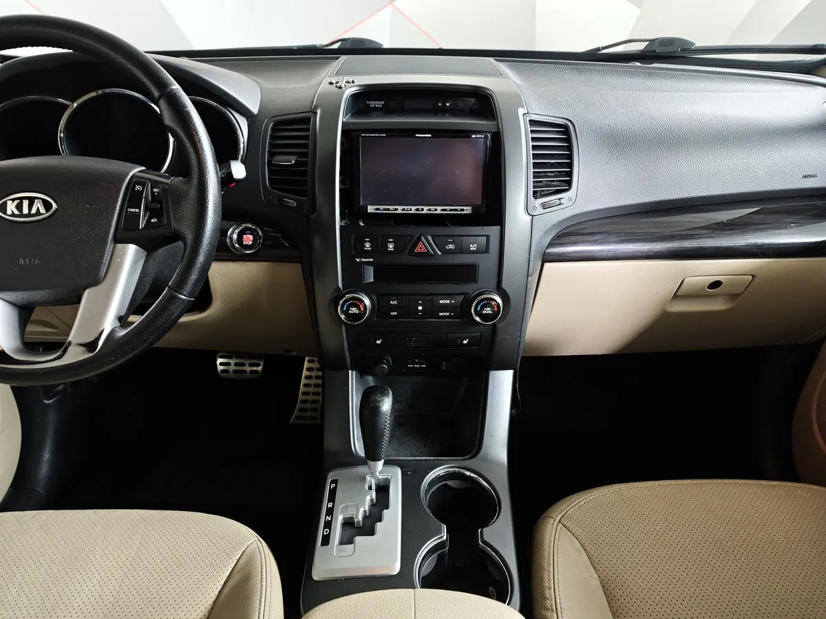 Kia Sorento 2.2 CRDi AT AWD (200 л.с.) Серый в АВИЛОН. Слайд №13
