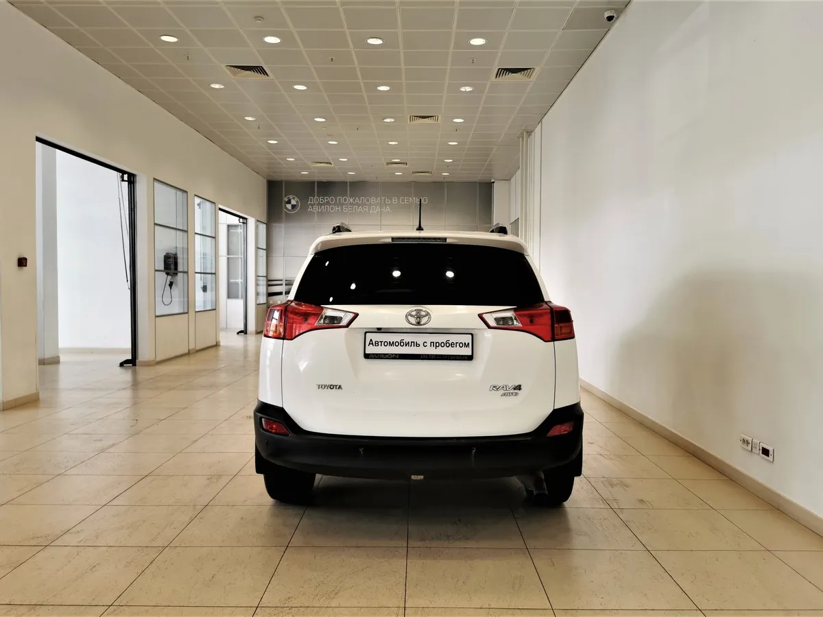 Toyota RAV4 2.2 D AT 4WD (150 л.с.) Комфорт Белый в АВИЛОН. Слайд №8