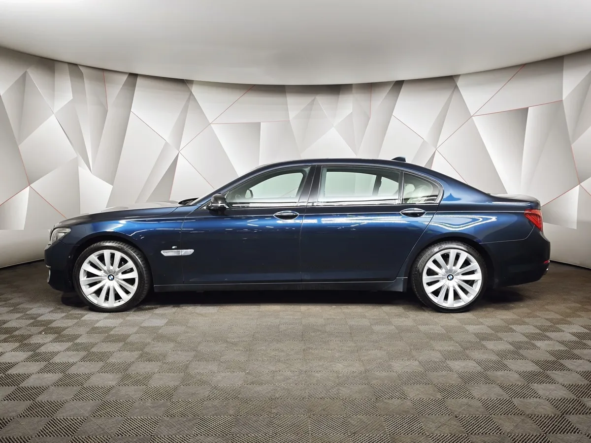 BMW 7 серия 740i AT (320 л.с.) Синий в АВИЛОН. Слайд №5