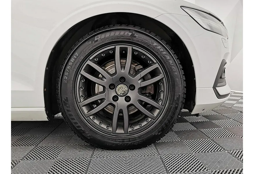 Volvo V60 Cross Country 2.0 D4 AT (190 л.с.) Momentum Белый в АВИЛОН. Слайд №9