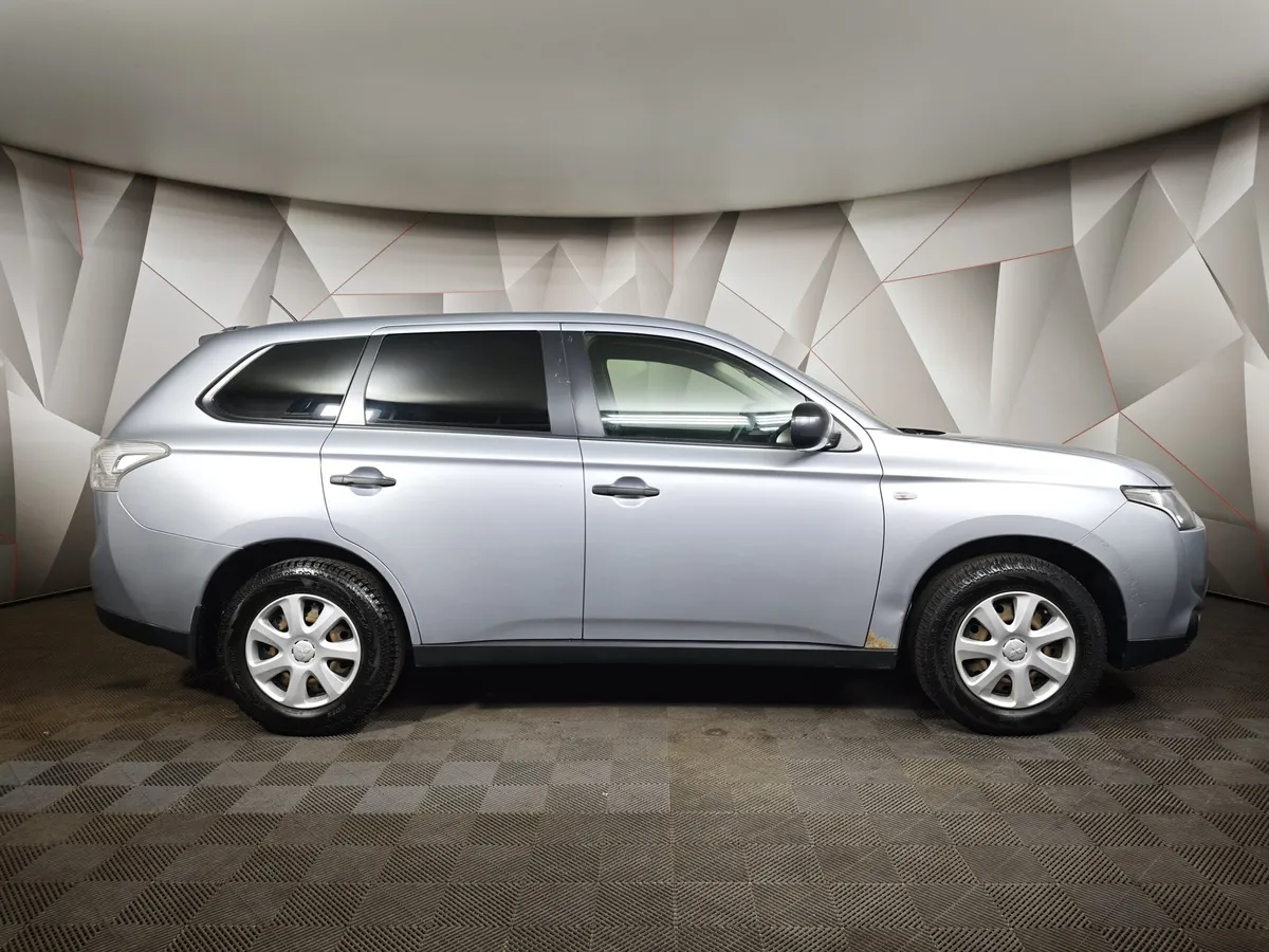 Mitsubishi Outlander 2.0 CVT (146 л.с.) Invite Серебристый в АВИЛОН. Слайд №6