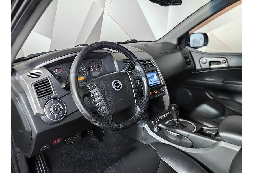 SsangYong Kyron 2.3 E-Tronic 4WD (150 л.с.) Черный в АВИЛОН. Слайд №19