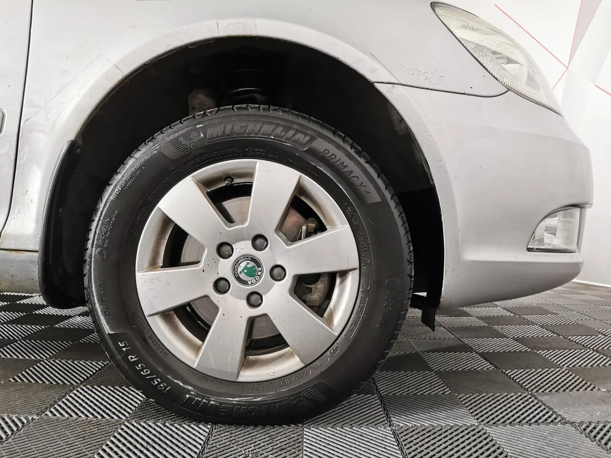 Skoda Octavia 1.8 TSI AT (152 л.с.) Elegance Серебристый в АВИЛОН. Слайд №9