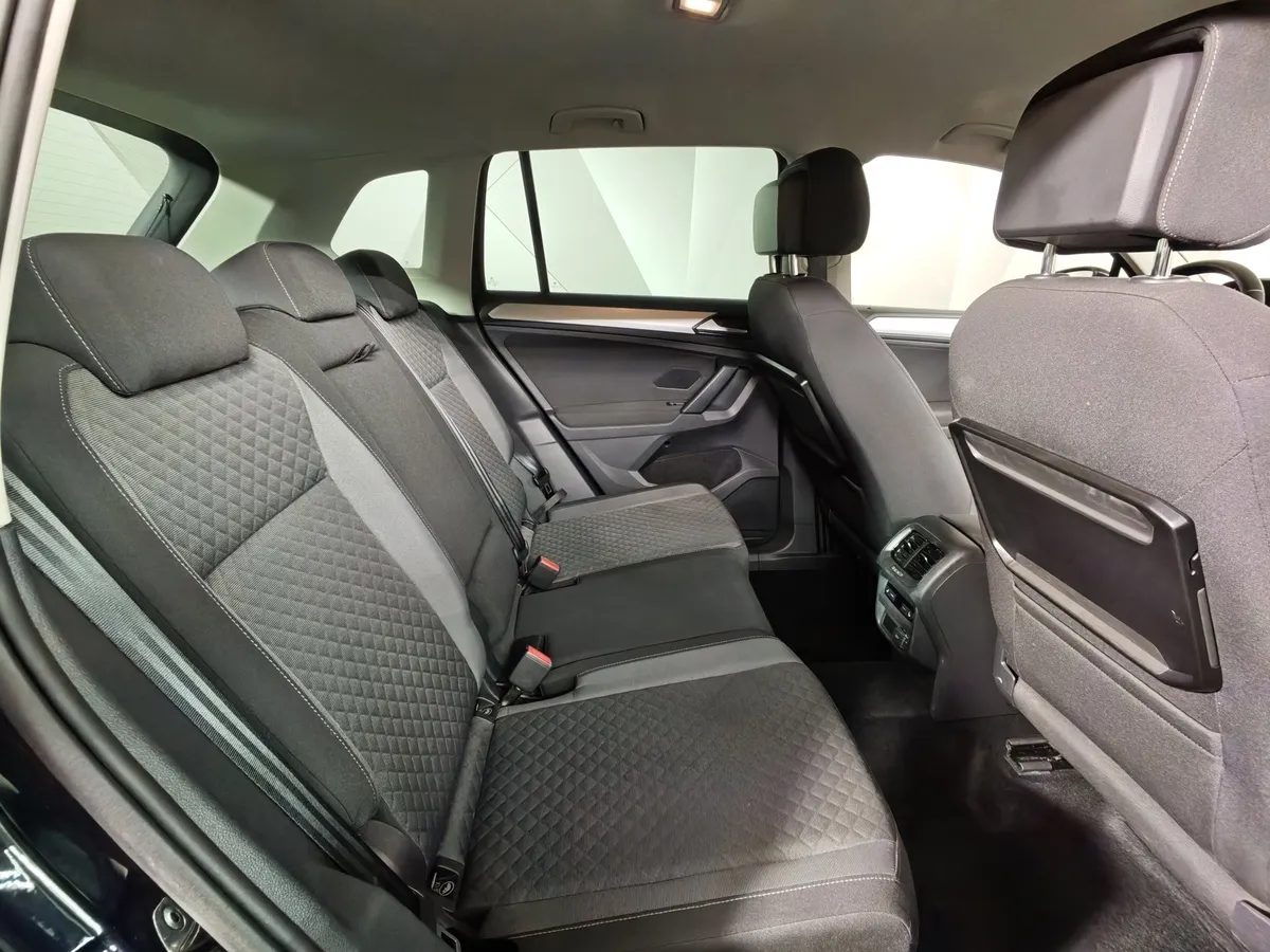 Volkswagen Tiguan 1.4 TSI 4Motion DSG (150 л.с.) Highline Черный в АВИЛОН. Слайд №16