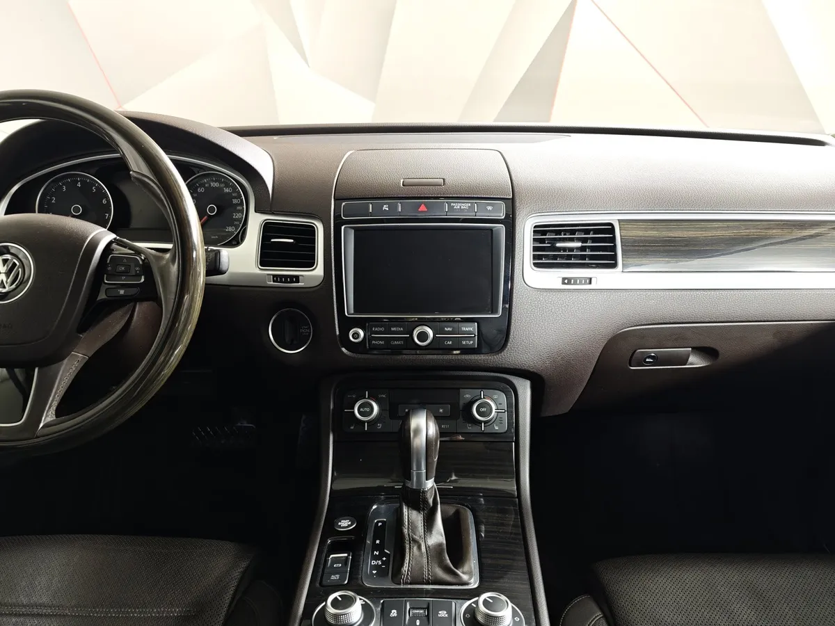 Volkswagen Touareg 3.6 FSI Tiptronic 4Motion (249 л.с.) V6 FSI Синий в АВИЛОН. Слайд №15