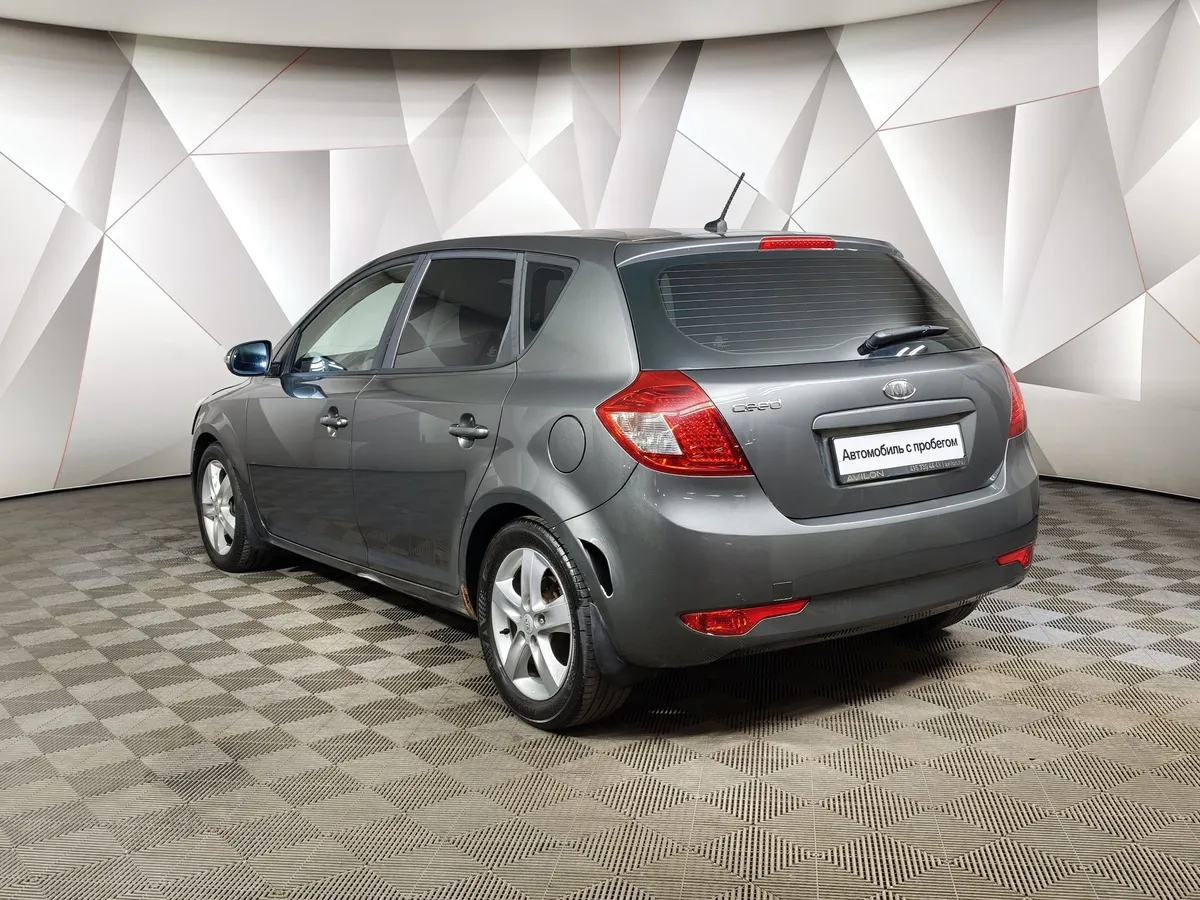 Kia Ceed 1.6 MT (129 л.с.) Comfort Серебристый в АВИЛОН. Слайд №4