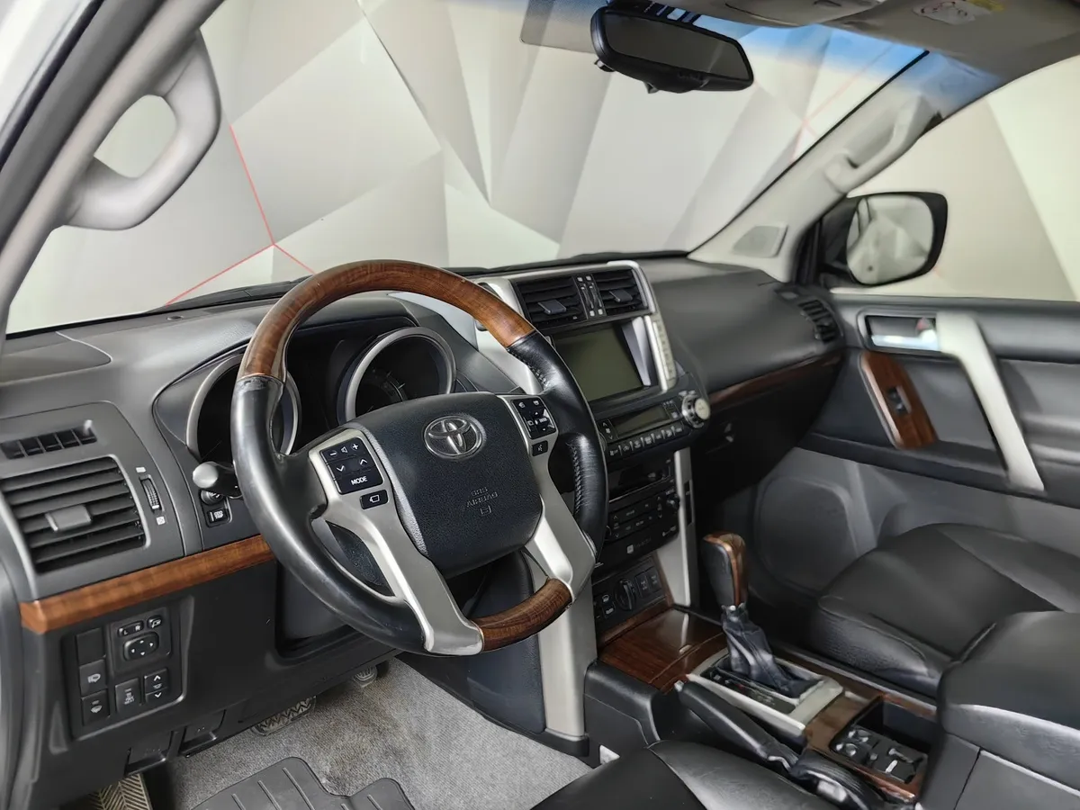 Toyota Land Cruiser Prado 3.0 D AT 4WD (5 мест) (173 л.с.) Белый в АВИЛОН. Слайд №19