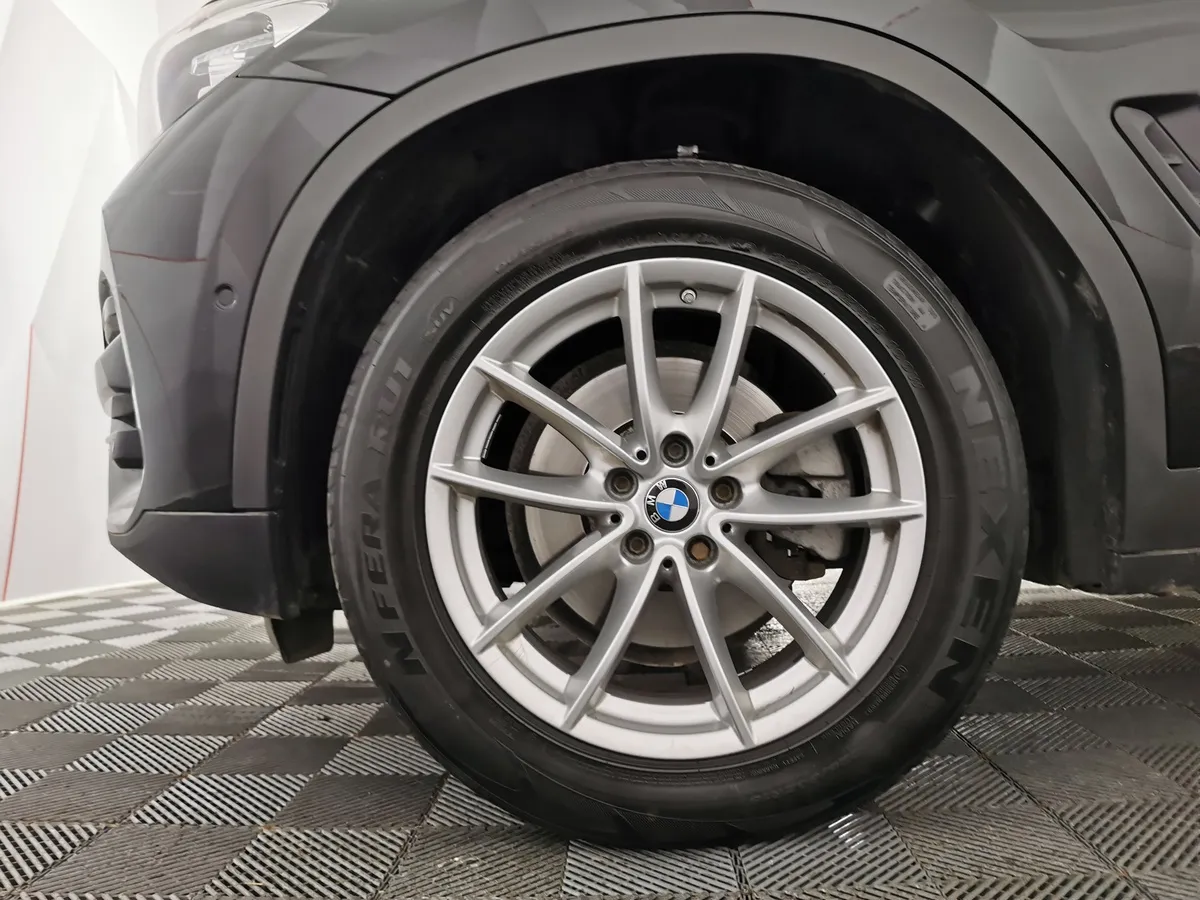 BMW X3 xDrive20i AT (184 л.с.) Base Локальная сборка Черный в АВИЛОН. Слайд №7