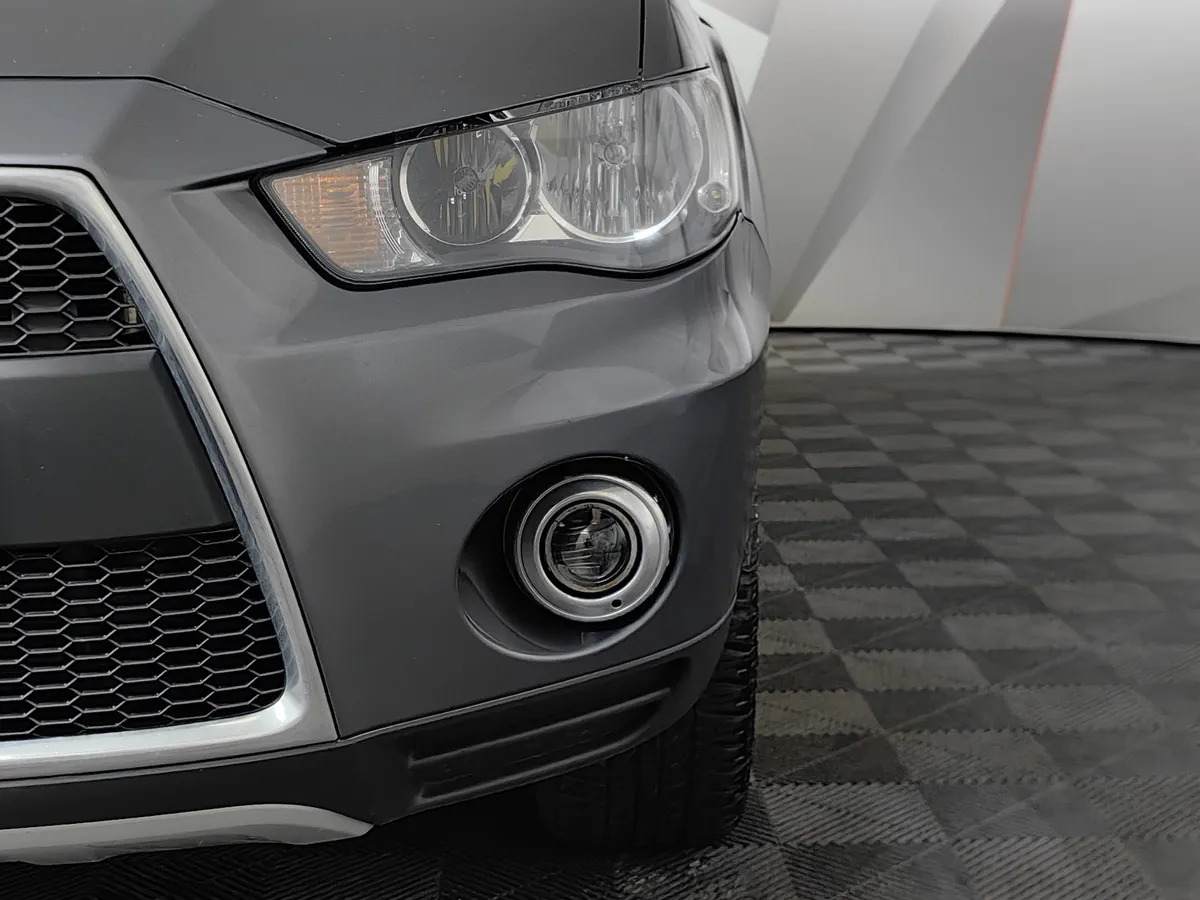 Mitsubishi Outlander 2.4 CVT 4WD (170 л.с.) Серый в АВИЛОН. Слайд №10