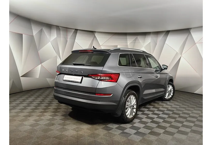 АВИЛОН - Skoda Kodiaq 2.0 TSI DSG 4X4 (180 л.с.) Серый - slide 7