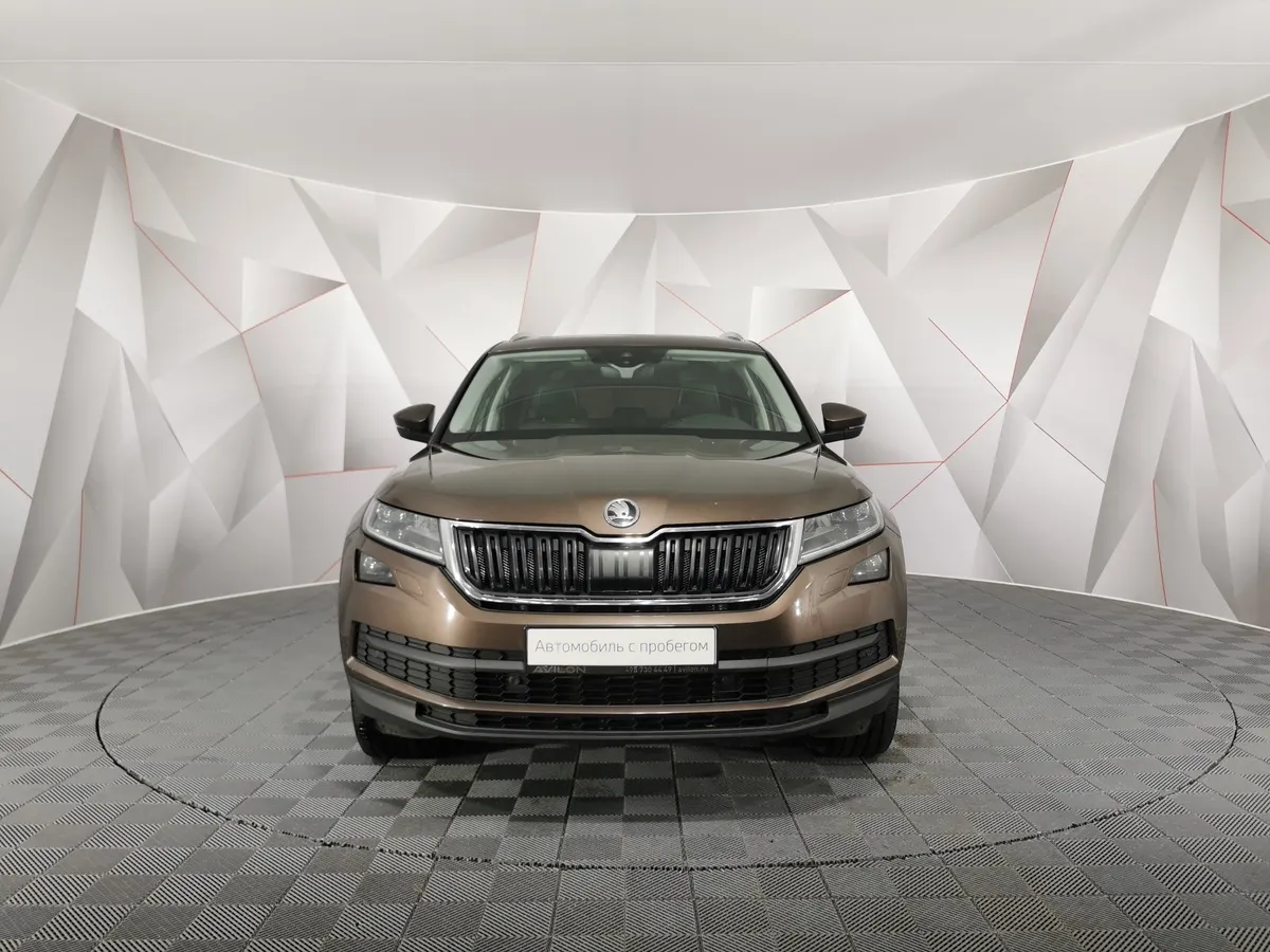 Skoda Kodiaq 2.0 TSI DSG 4X4 (180 л.с.) Коричневый в АВИЛОН. Слайд №7