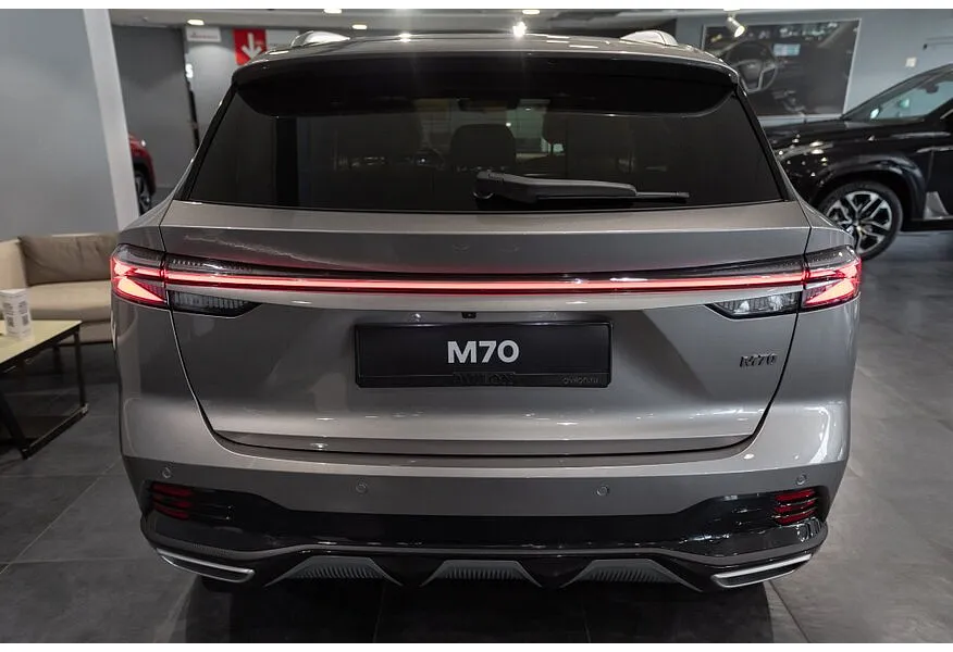 Москвич М70 1.5 DCT FWD (150 л.с.) Драйв Серебристый в АВИЛОН. Слайд №5