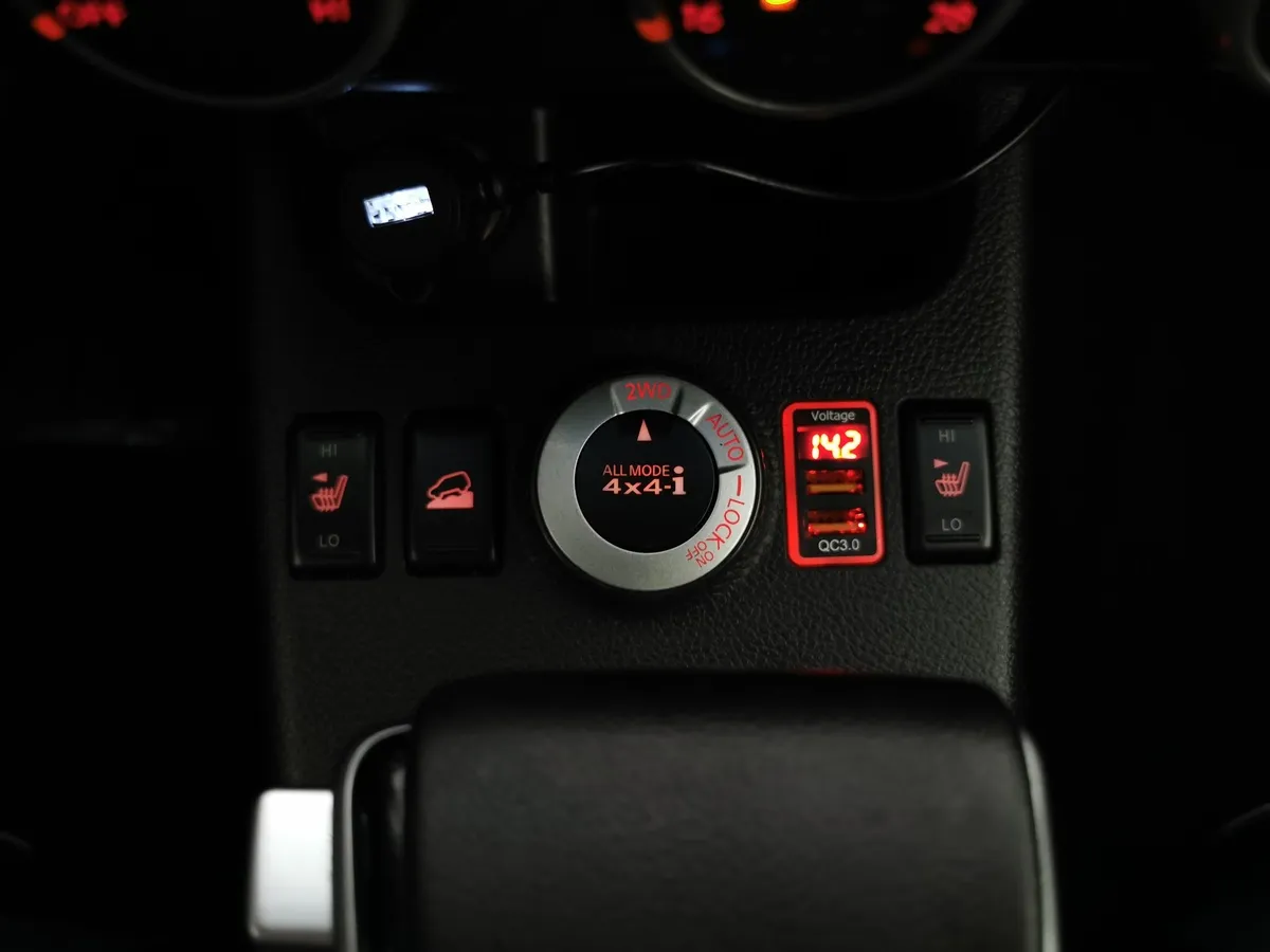 Nissan X-Trail 2.0 CVT AWD (141 л.с.) Серебристый в АВИЛОН. Слайд №18
