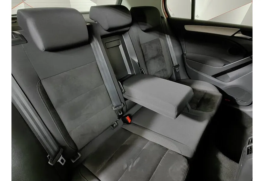 Volkswagen Golf 1.4 TSI DSG (122 л.с.) Trendline Красный в АВИЛОН. Слайд №17