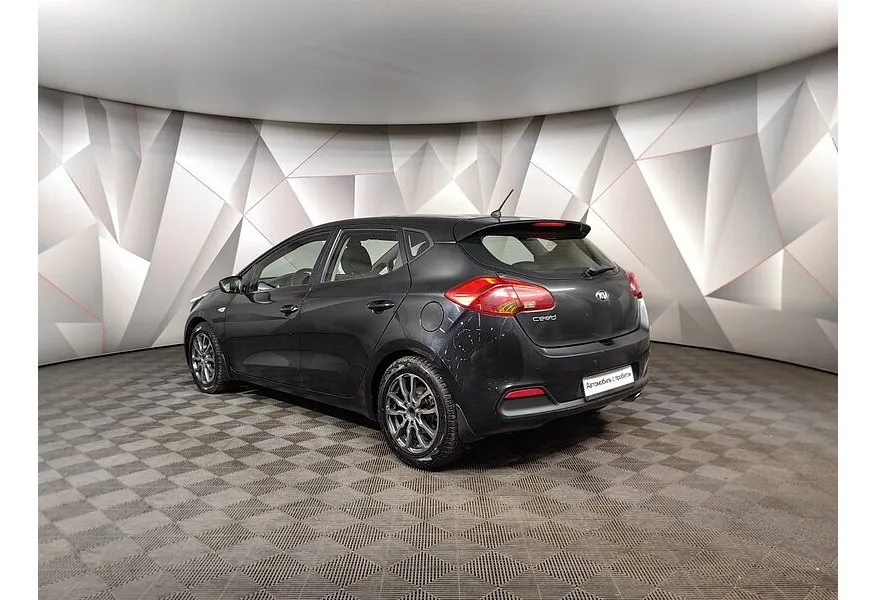 Kia Ceed 1.6 MT (130 л.с.) Comfort Черный в АВИЛОН. Слайд №4