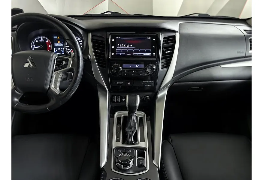 Mitsubishi Pajero Sport 2.4 DI-D AT AWD (181 л.с.) Белый в АВИЛОН. Слайд №14