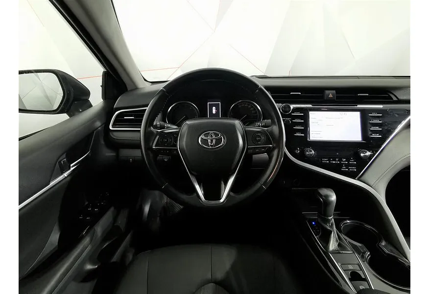 Toyota Camry 2.5 AT (181 л.с.) Черный в АВИЛОН. Слайд №18 Toyota Camry 2.5 AT (181 л.с.) Черный в АВИЛОН. Слайд №18