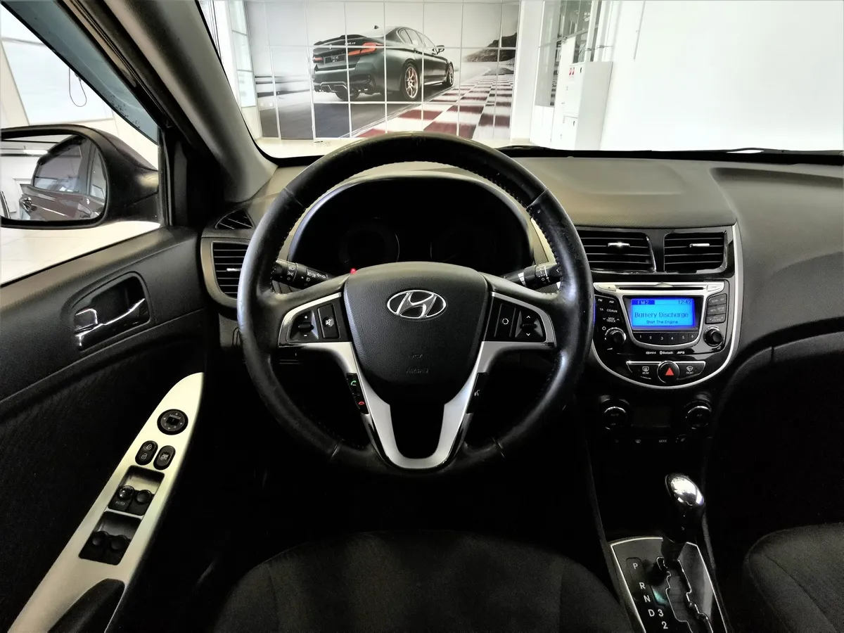 Hyundai Solaris 1.6 AT (123 л.с.) Elegance + Prestige + Safety Фиолетовый в АВИЛОН. Слайд №19