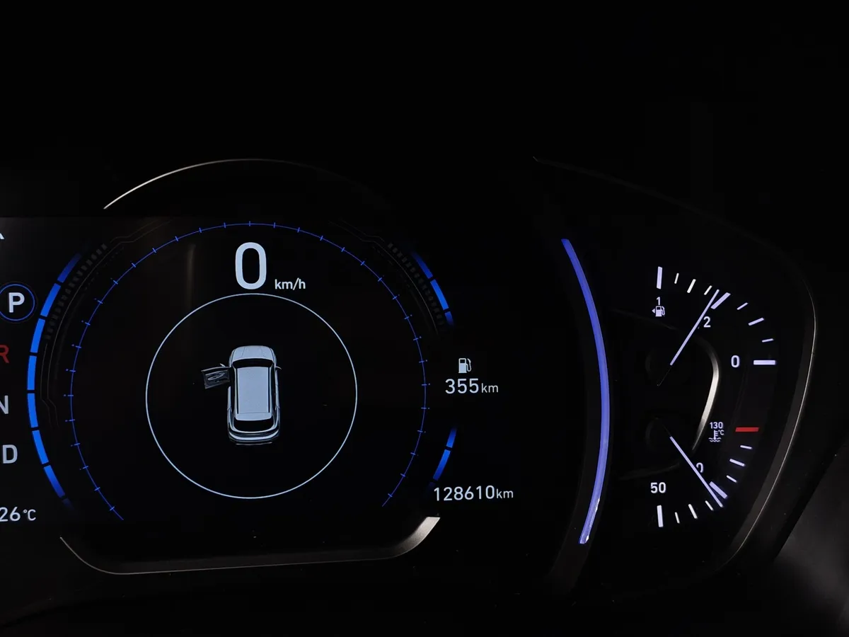 Hyundai Santa Fe 2.4 (188 л.с.) - 6AT Premier Серебристый в АВИЛОН. Слайд №17