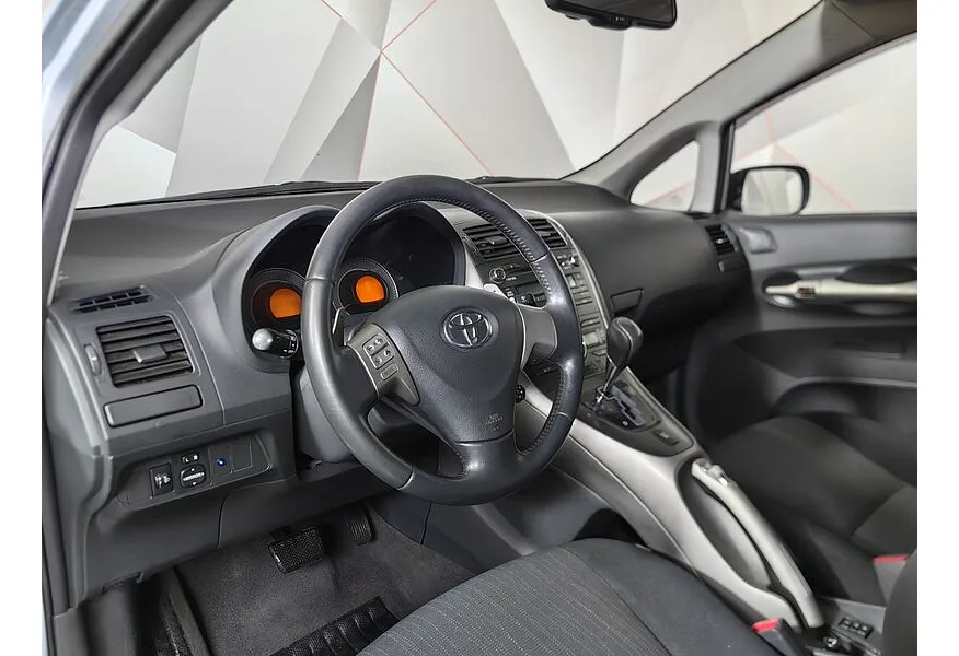 Toyota Auris 1.6 AT (124 л.с.) Голубой в АВИЛОН. Слайд №19 Toyota Auris 1.6 AT (124 л.с.) Голубой в АВИЛОН. Слайд №19