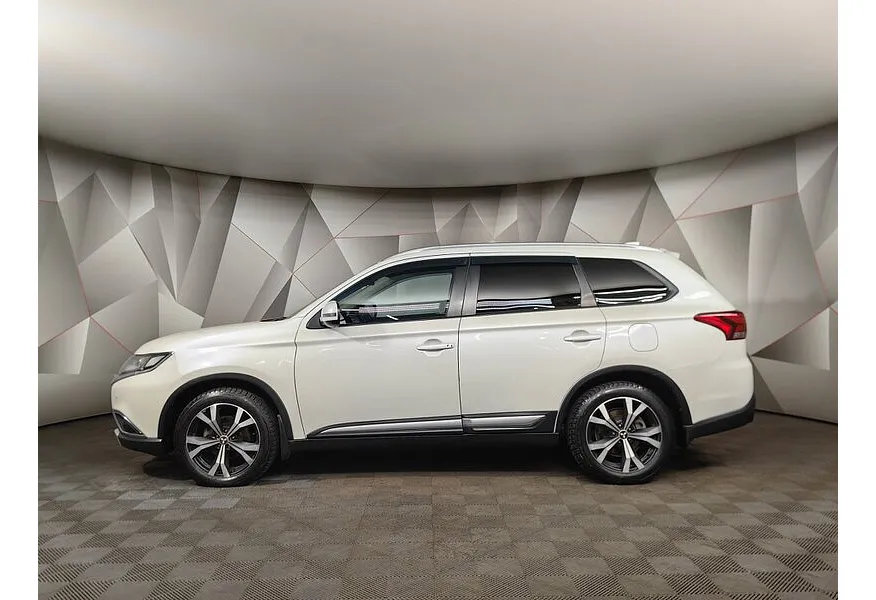 Mitsubishi Outlander 2.4 CVT 4WD (167 л.с.) Белый в АВИЛОН. Слайд №5