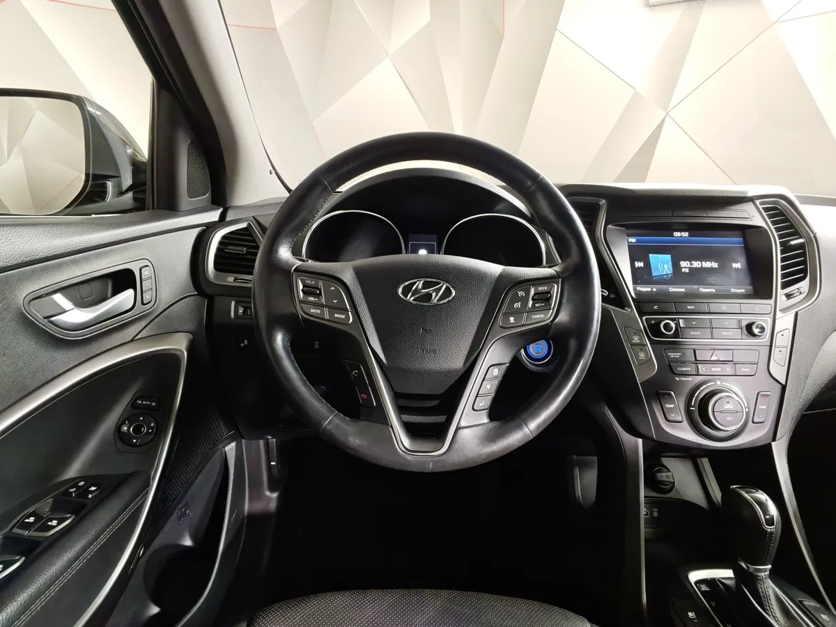 Hyundai Santa Fe 2.4 AT 4WD (175 л.с.) High-tech Черный в АВИЛОН. Слайд №20