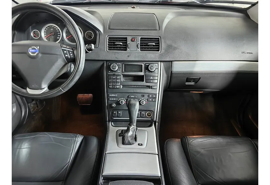 Volvo XC90 2.5 T5 Geartronic AWD (5 мест) (210 л.с.) Красный в АВИЛОН. Слайд №15