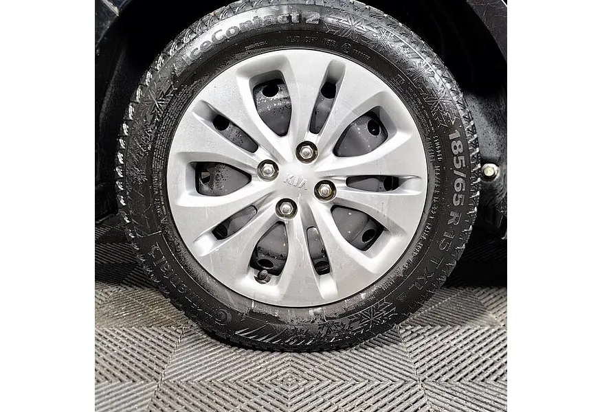 Kia Rio 1.6 AT (123 л.с.) Черный в АВИЛОН. Слайд №8 Kia Rio 1.6 AT (123 л.с.) Черный в АВИЛОН. Слайд №8