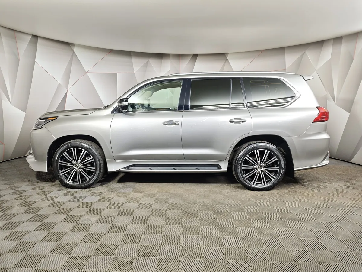 Lexus LX 570 AT (367 л.с.) Серый в АВИЛОН. Слайд №5