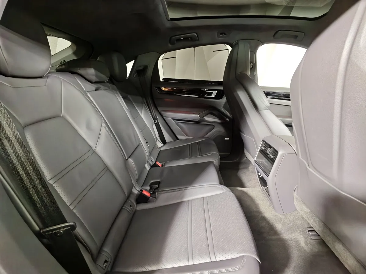 Porsche Cayenne Coupe 3.0 Tiptronic AWD (340 л.с.) Серый в АВИЛОН. Слайд №16