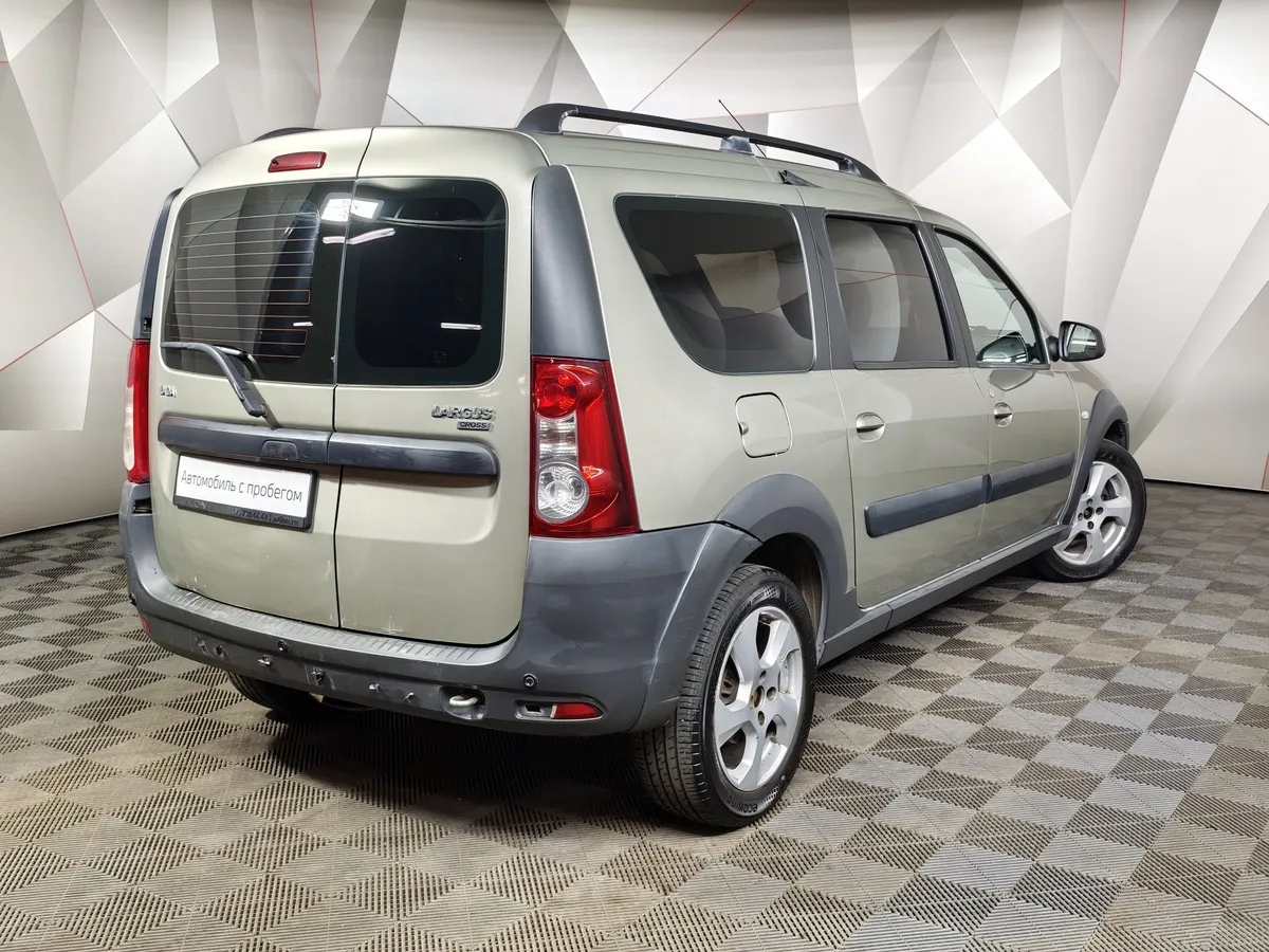 ВАЗ (Lada) Largus 1.6 MT 16 кл (5 мест) (102 л.с.) KS045-52-X00 Luxe Бежевый в АВИЛОН. Слайд №2