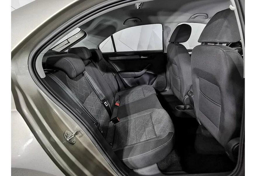 Volkswagen Polo 1.6 MPI AT (110 л.с.) Status Коричневый в АВИЛОН. Слайд №17